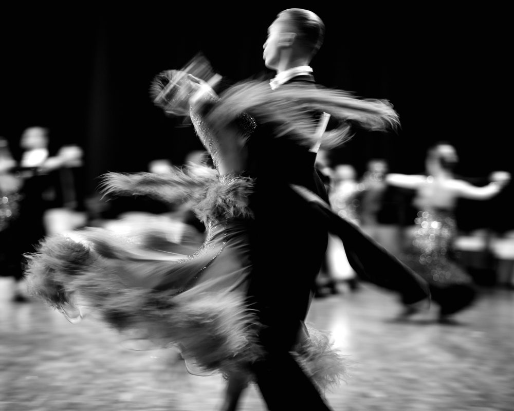 Ballroom,Dance,Couple,Dancers,Waltz,Blurred,Motion,Black-and-white